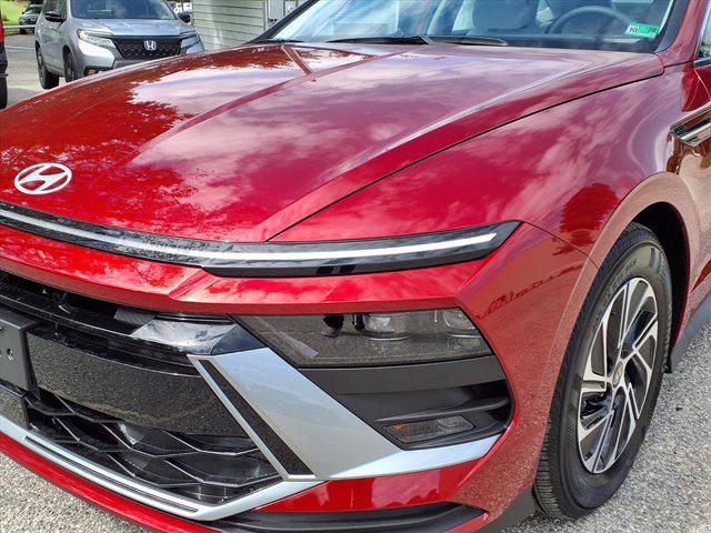 2026 Hyundai Sonata Hybrid Blue photo 3