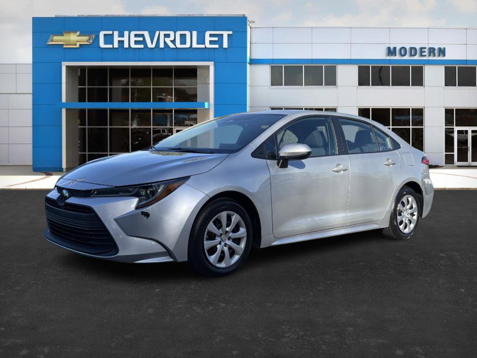 2023 Toyota Corolla LE's photo