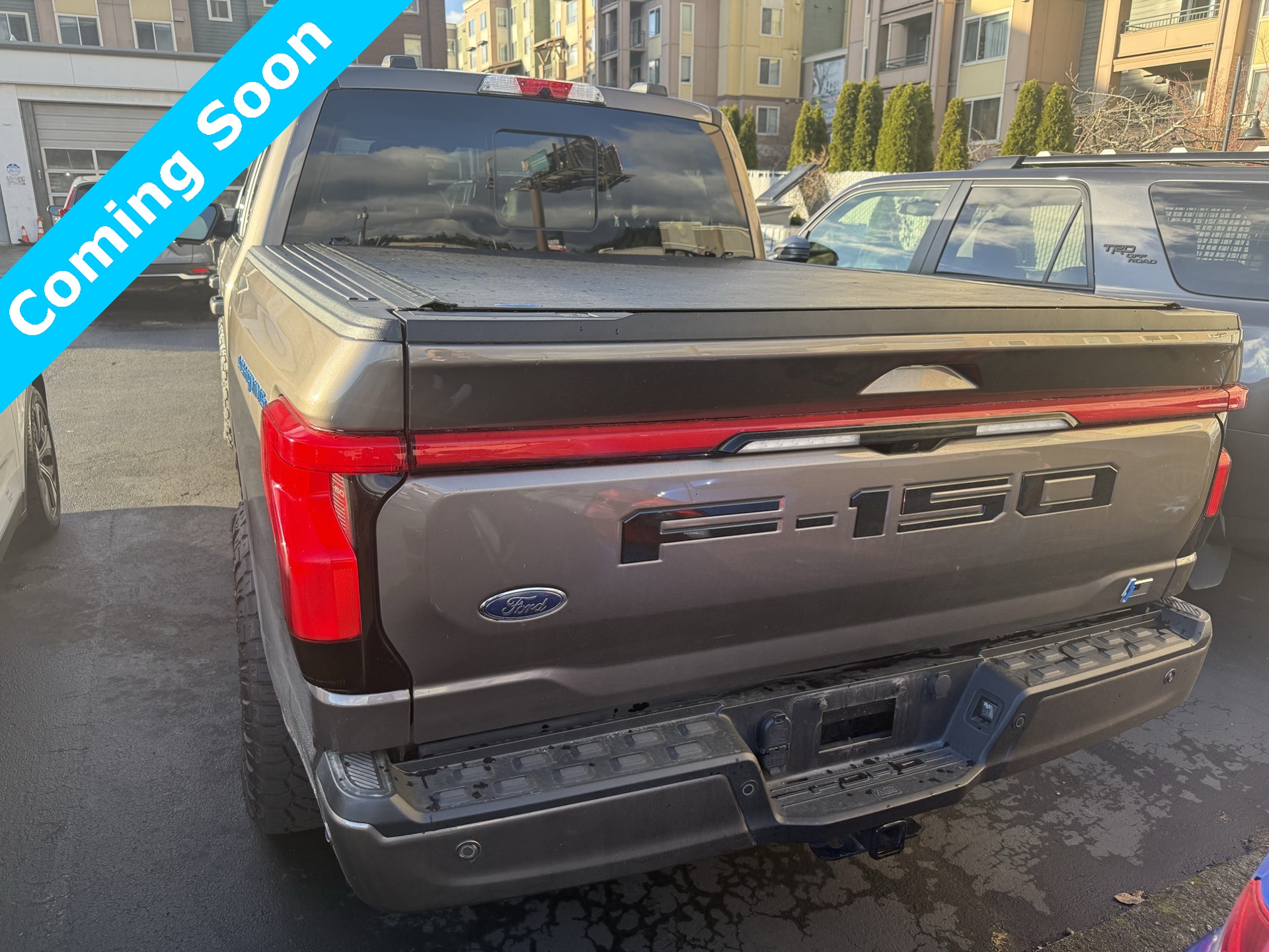 2023 Ford F-150 Lightning Lariat photo 3