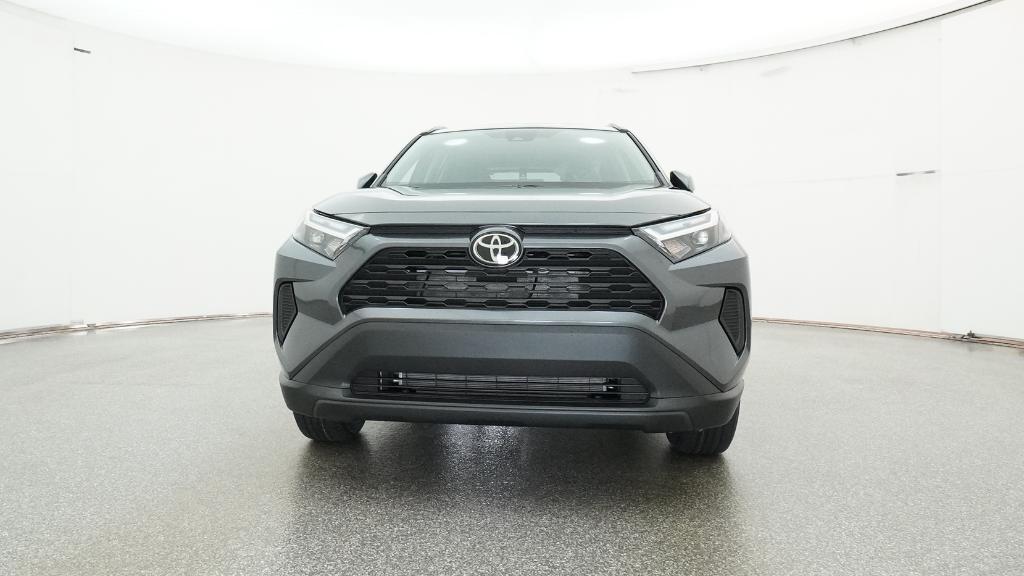 2025 Toyota RAV4 XLE photo 3