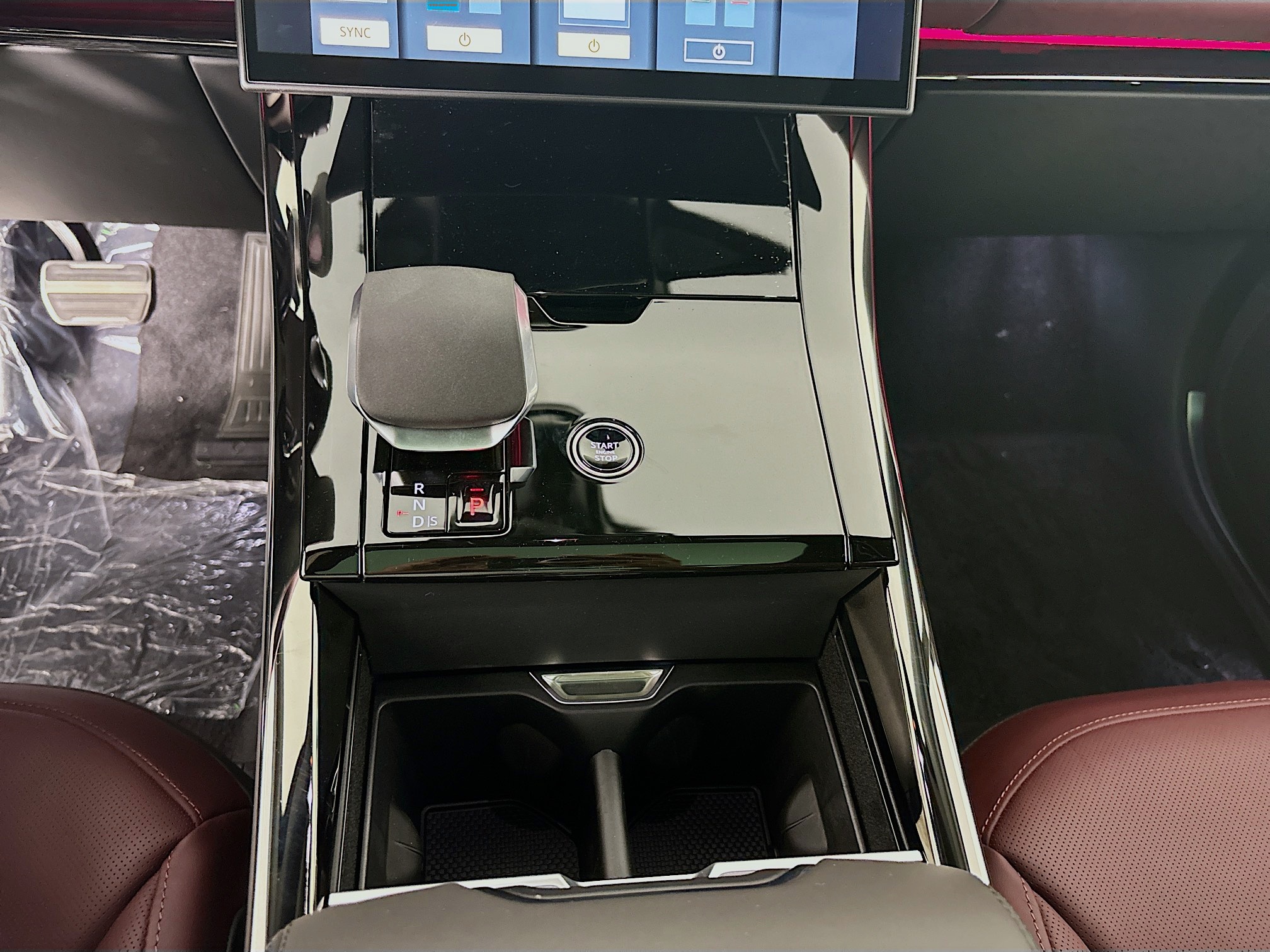 2025 Land Rover Range Rover Sport SE photo 16