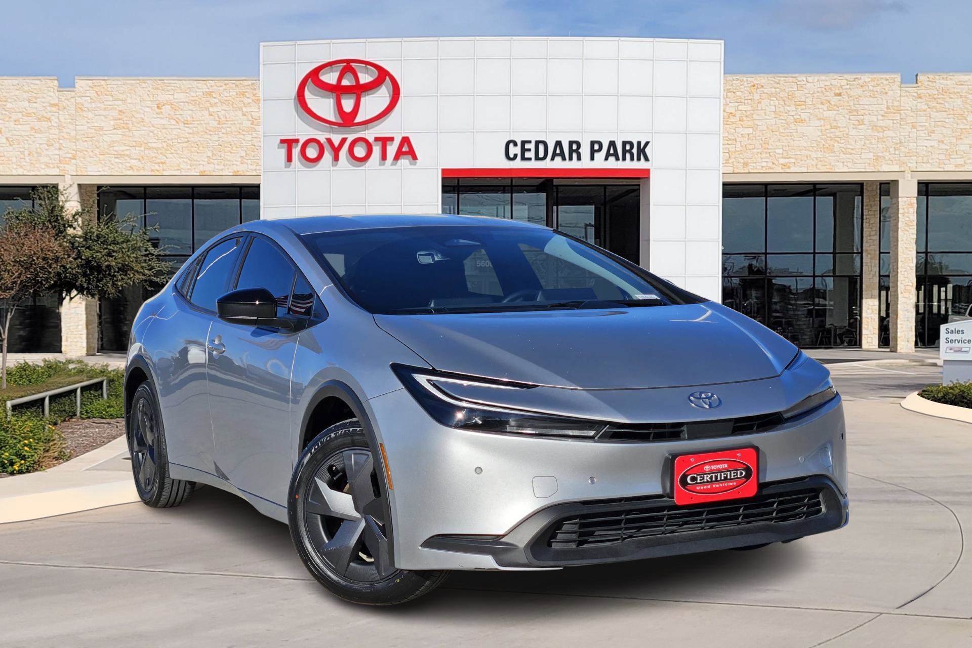 2024 Toyota Prius LE's photo