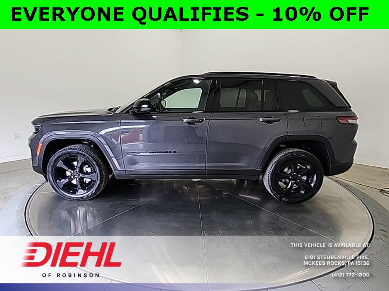 2025 Jeep Grand Cherokee Limited photo 3