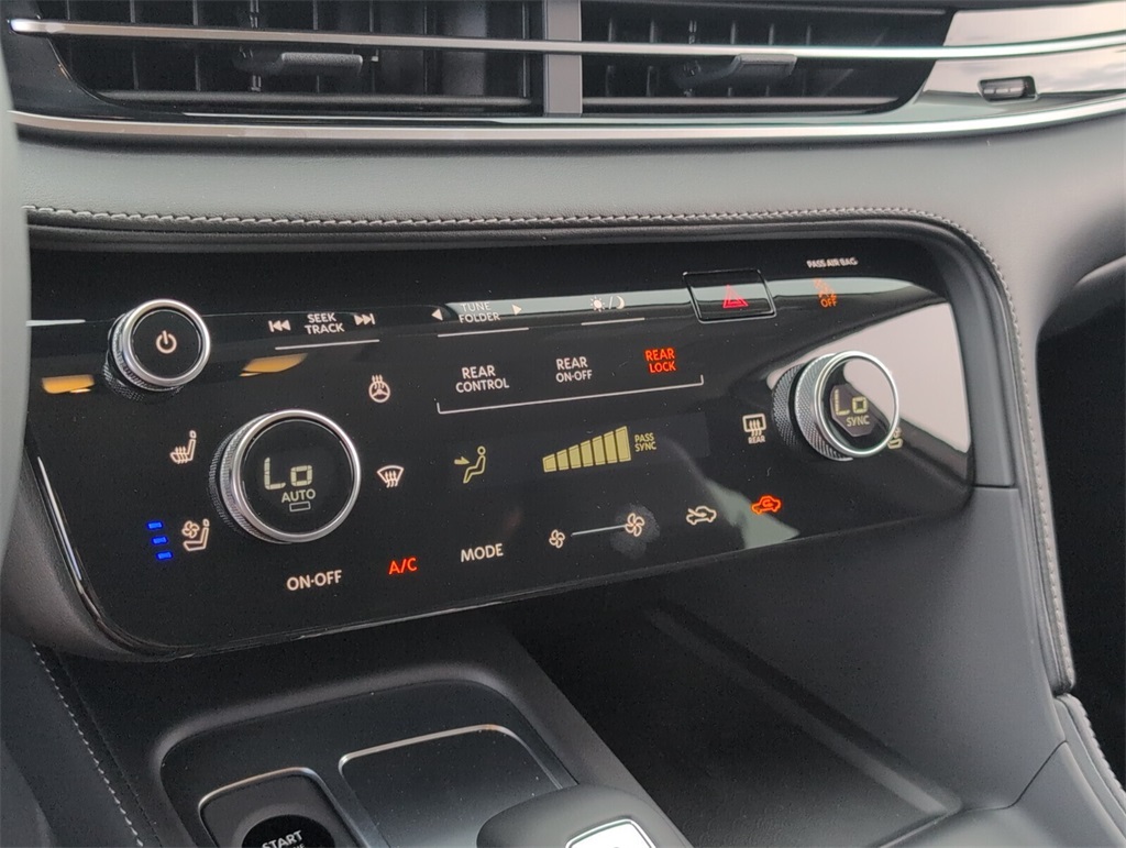 2026 Infiniti QX60 Luxe photo 13