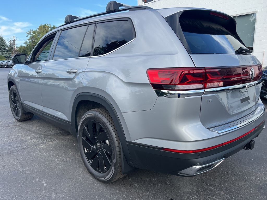 2026 Volkswagen Atlas SE Technology photo 3