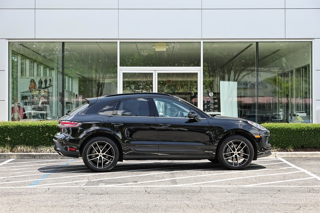 2024 Porsche Macan T photo 8