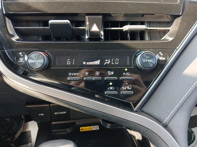 2024 Toyota Camry Hybrid SE photo 18