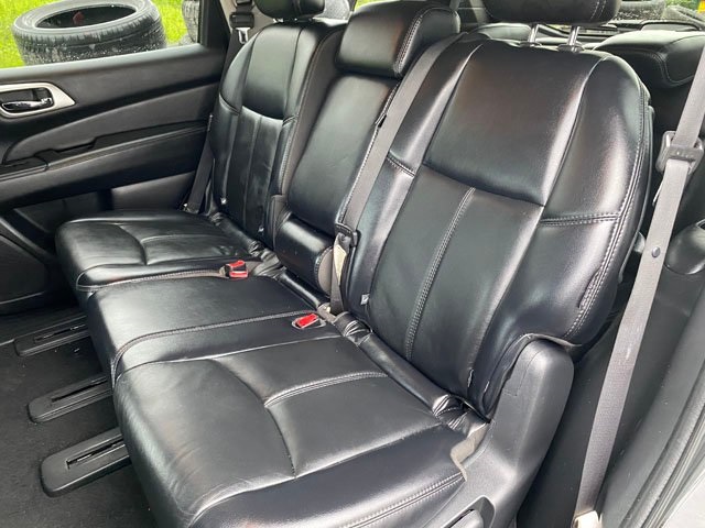 2019 Nissan Pathfinder SL photo 20