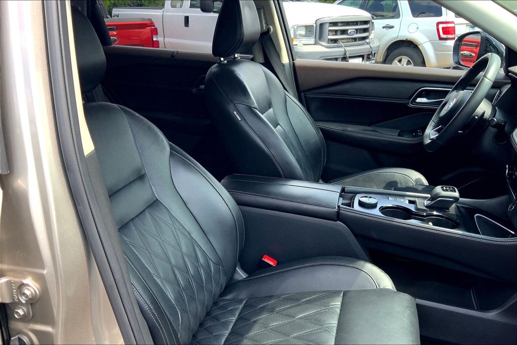 2021 Nissan Rogue Platinum photo 6