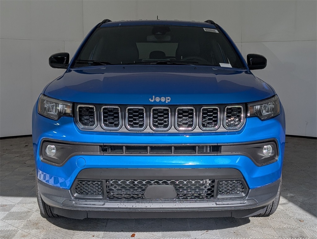 2025 Jeep Compass Latitude photo 3