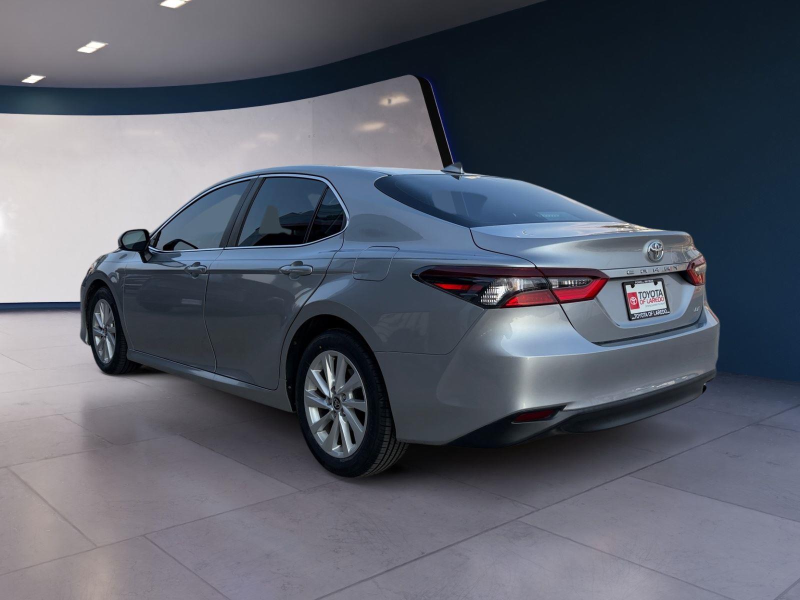 2023 Toyota Camry LE photo 3
