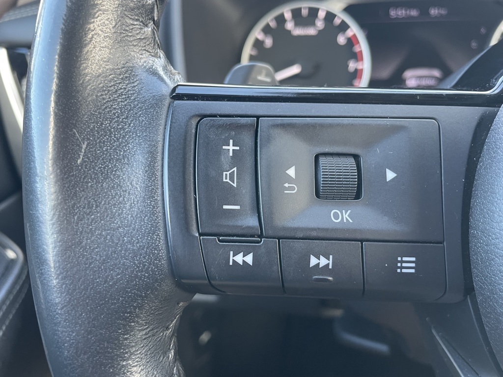 2022 Nissan Rogue SV photo 8
