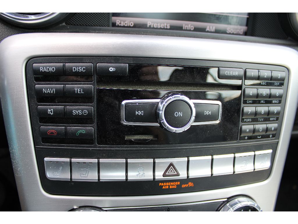 2013 Mercedes Benz SLK 250 photo 19
