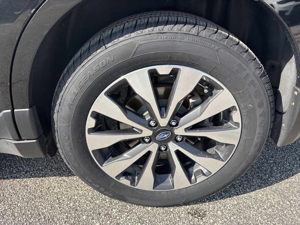 2017 Subaru Outback 3.6R Limited photo 12