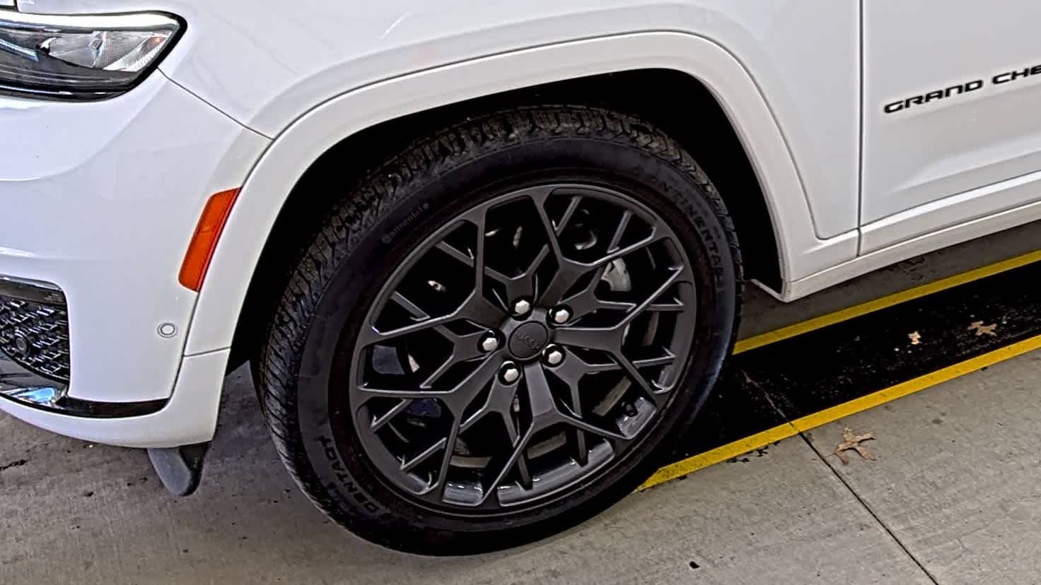 2024 Jeep Grand Cherokee L Summit Reserve photo 2