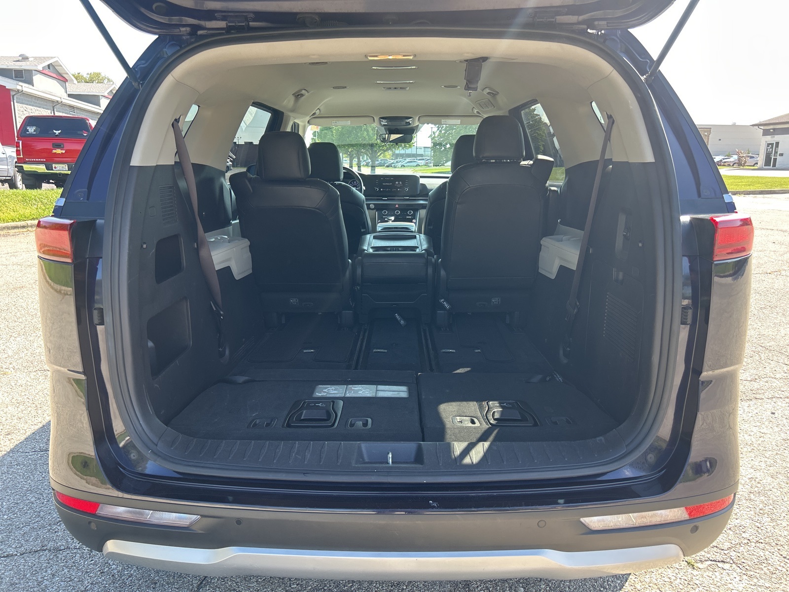 2024 Kia Carnival LX photo 36