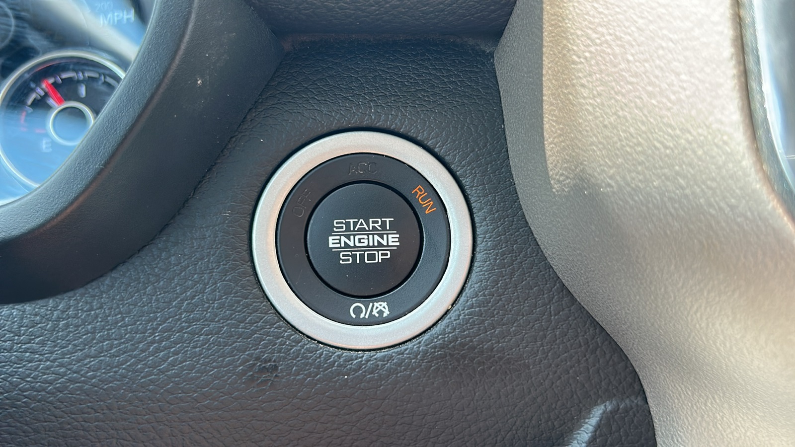 2020 Ram 1500 Laramie photo 25