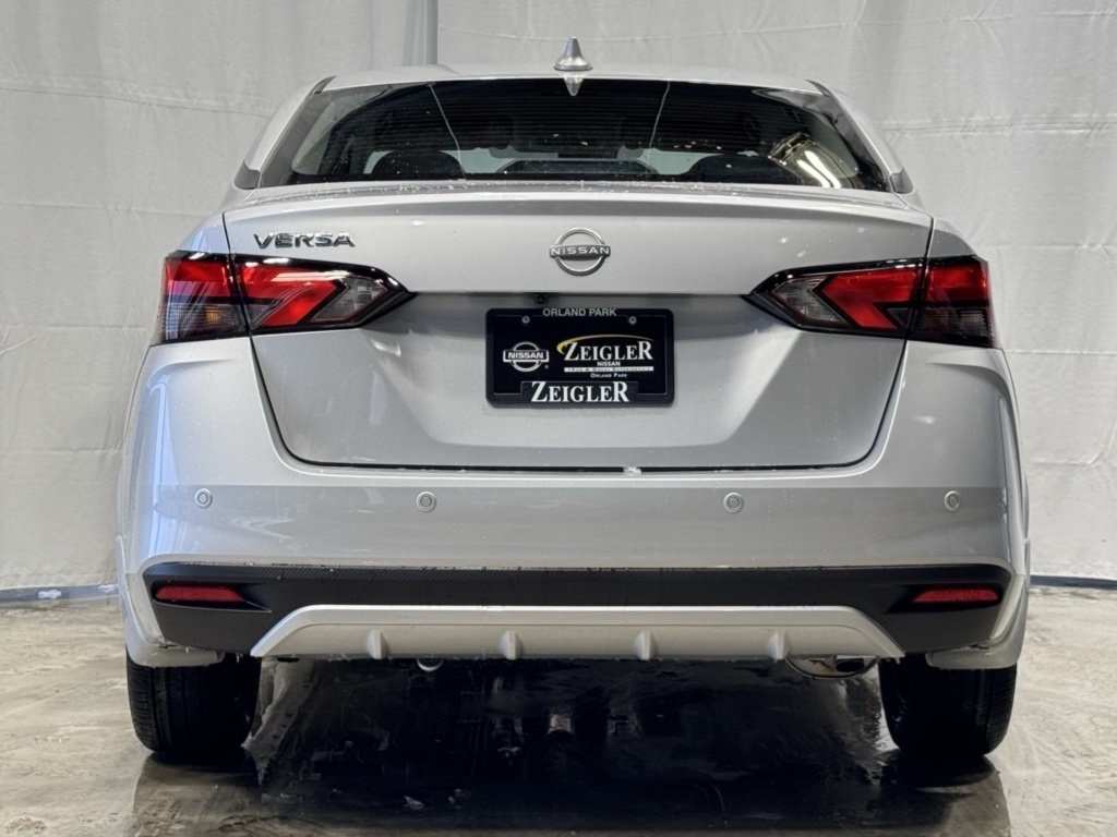 2025 Nissan Versa SV photo 4