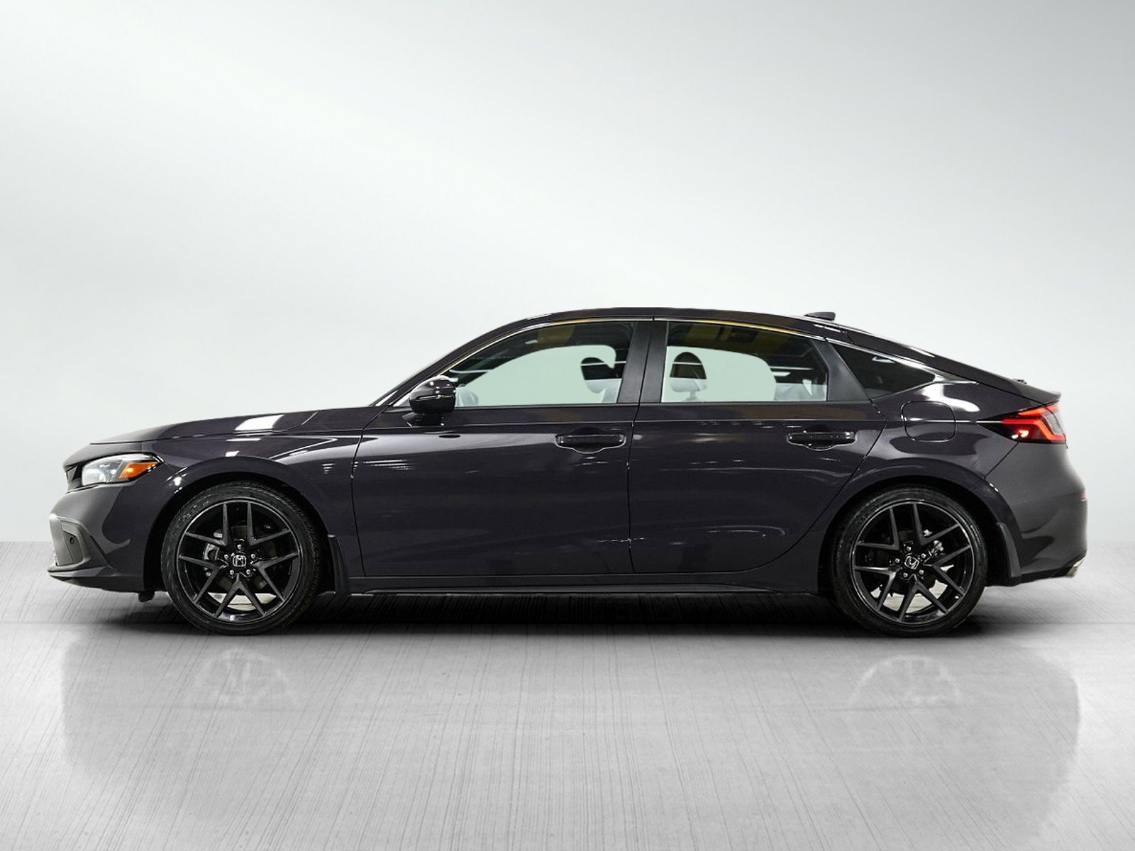 Used 2024 Honda Civic Hatchback Sport Touring with VIN 19XFL1H87RE013172 for sale in Burnsville, Minnesota