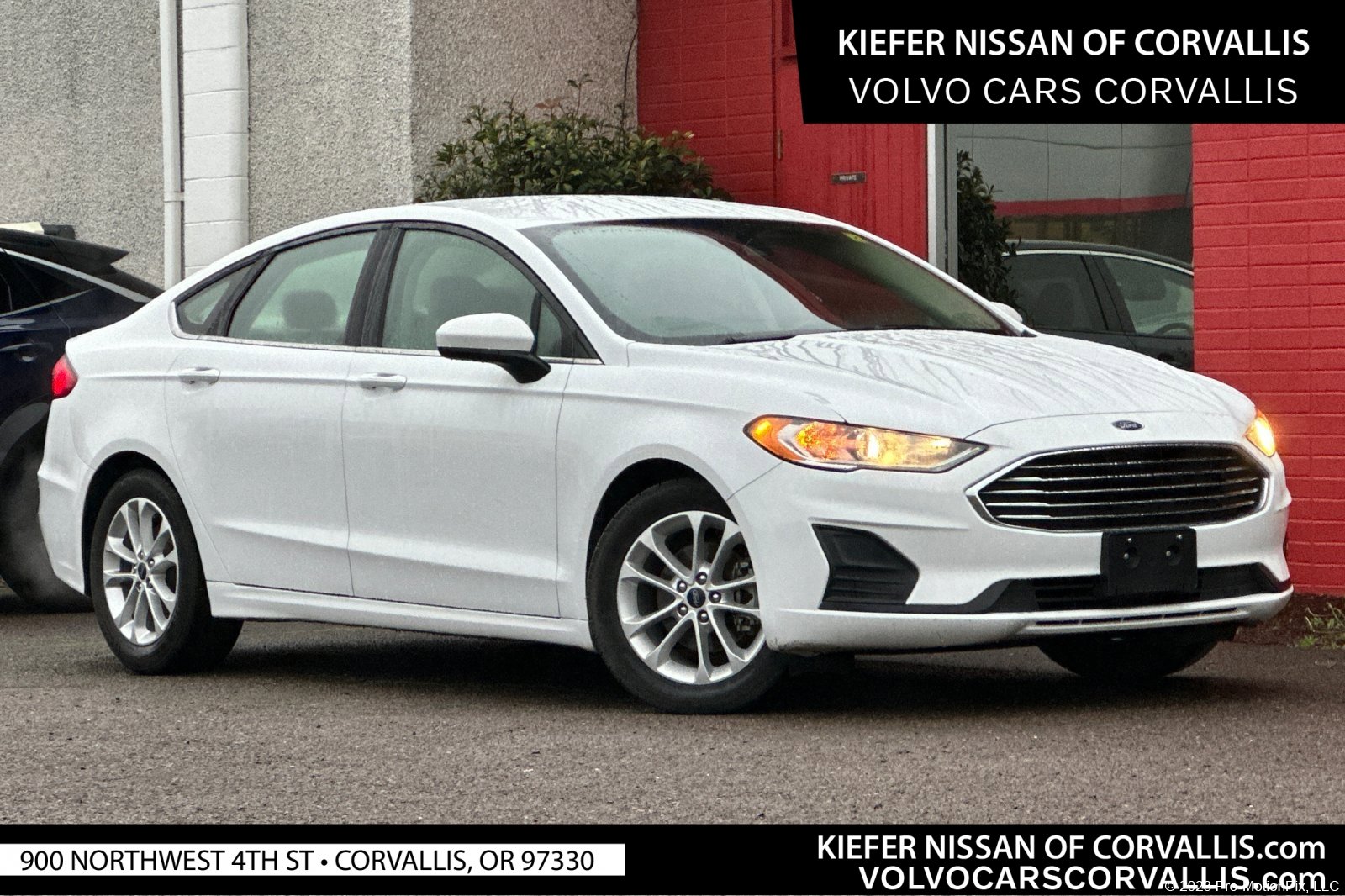 2019 Ford Fusion SE's photo