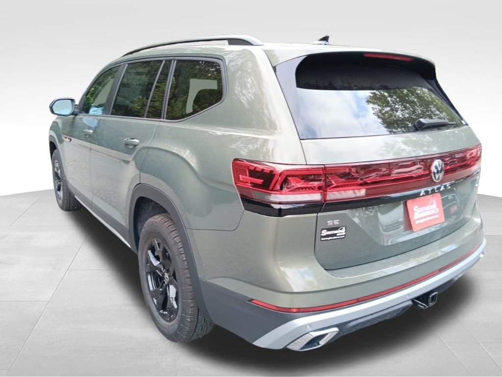 2025 Volkswagen Atlas Peak Edition photo 2
