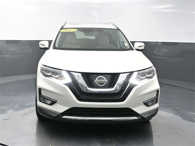 2017 Nissan Rogue SL photo 2