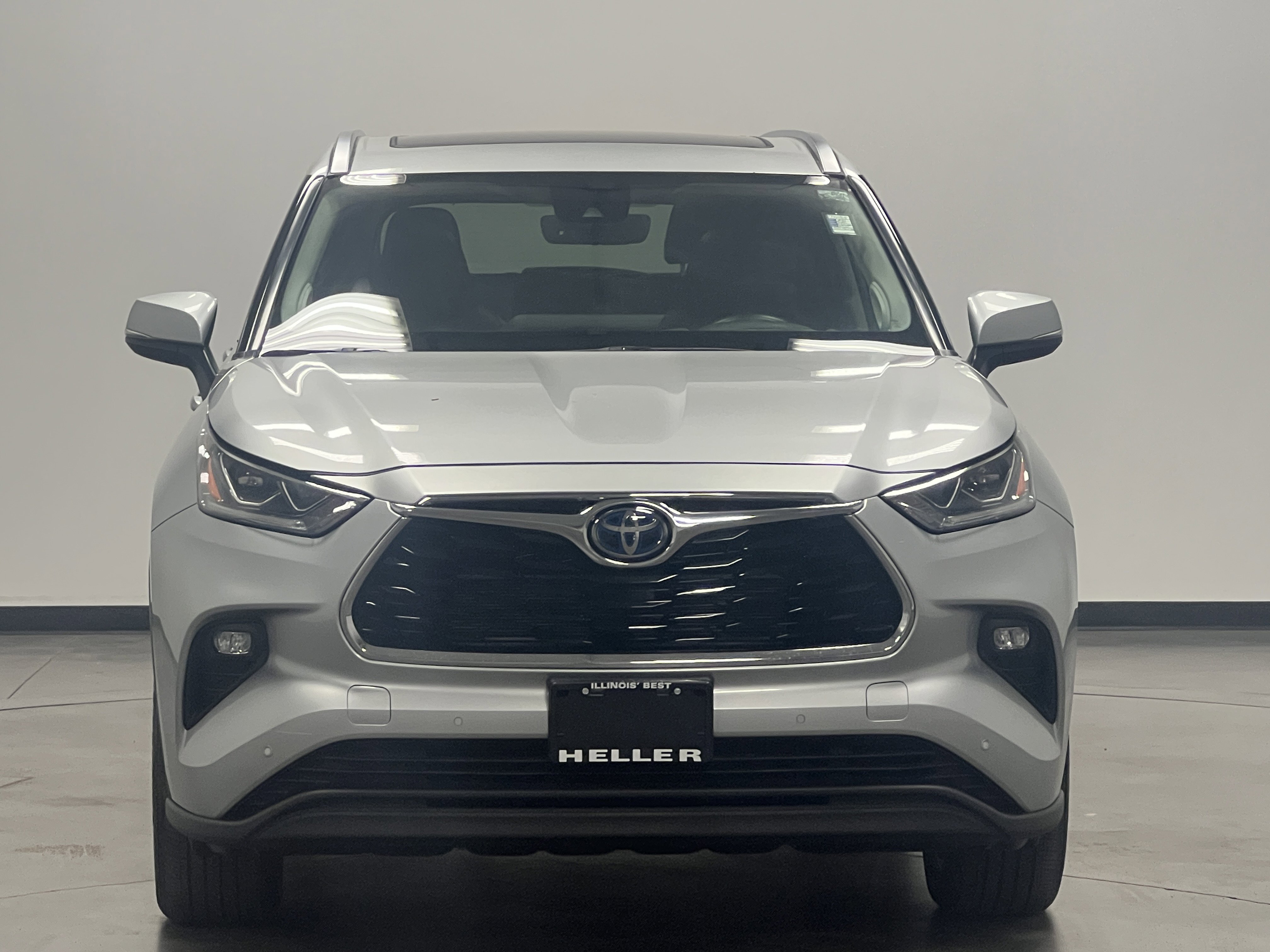 2023 Toyota Highlander Hybrid Limited photo 2
