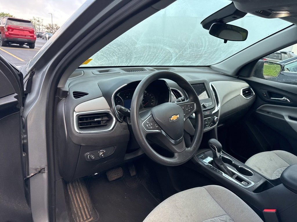2024 Chevrolet Equinox LS photo 3