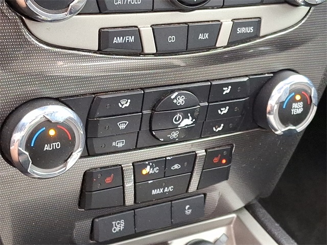 2012 Ford Fusion SEL photo 22