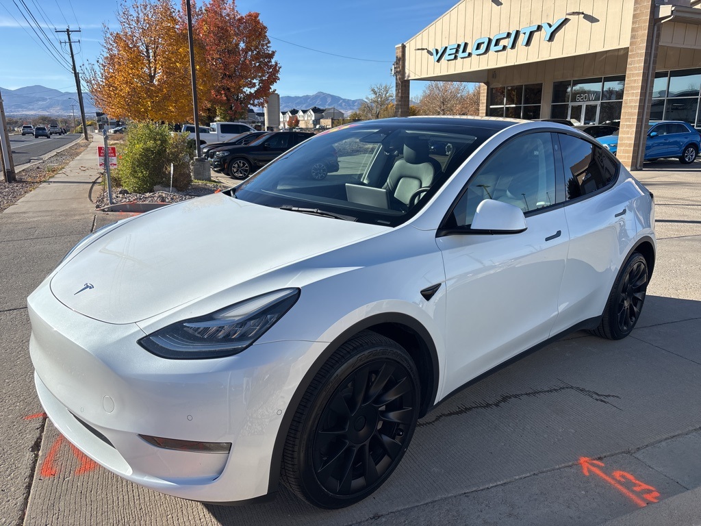 2022 Tesla Model Y Long Range photo 3