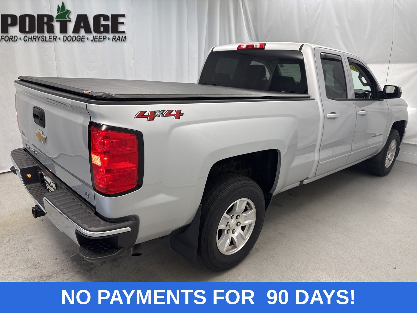 2018 Chevrolet Silverado 1500 LT photo 2
