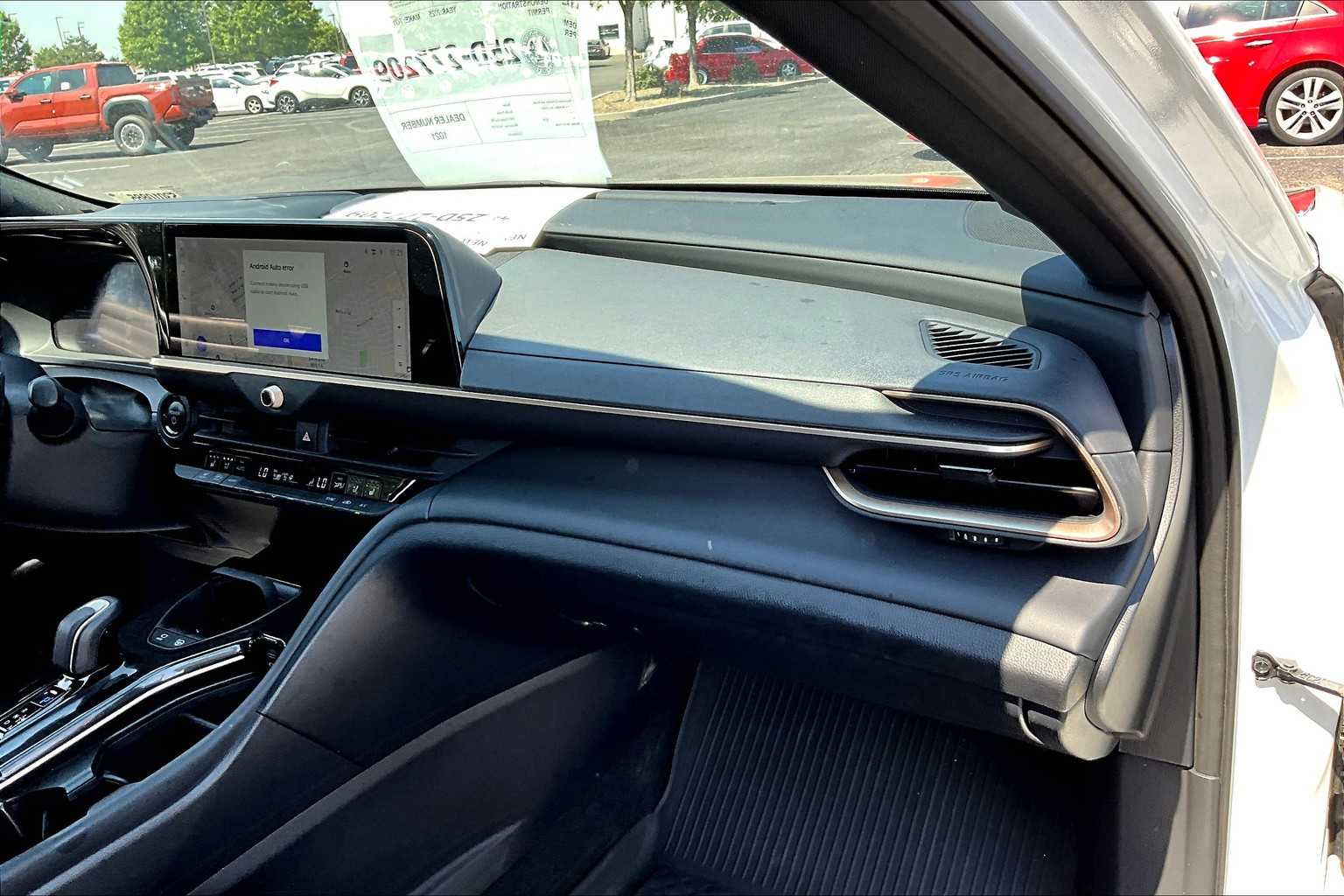 2025 Toyota Crown Platinum photo 15