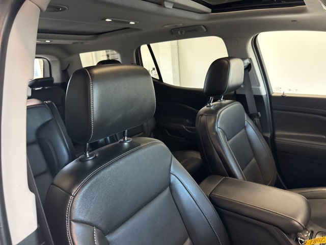 2023 Gmc Acadia SLT photo 44
