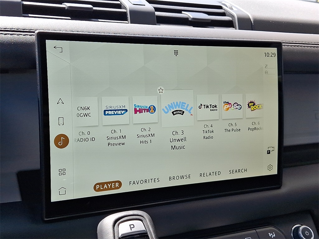 2025 Land Rover Defender 110 S photo 14