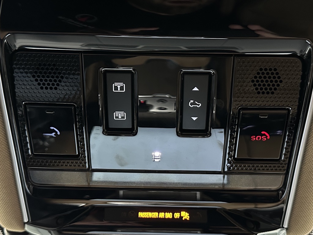 2023 Land Rover Range Rover SE photo 35