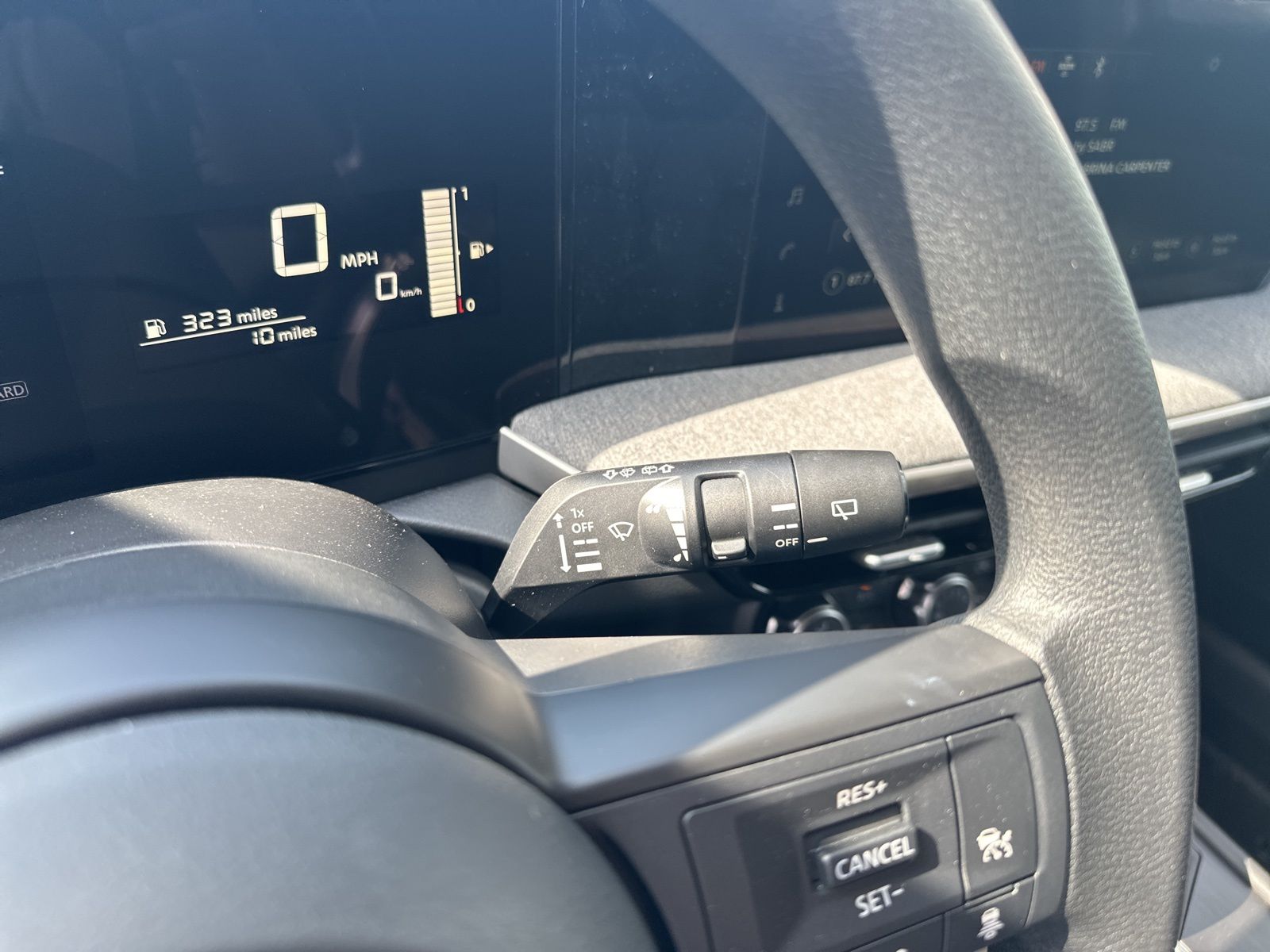 2025 Nissan Kicks SV photo 18