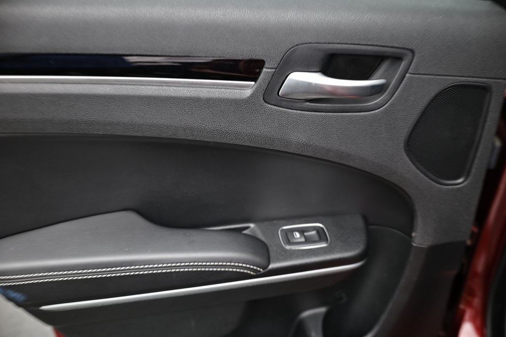 2023 Chrysler 300 S photo 21