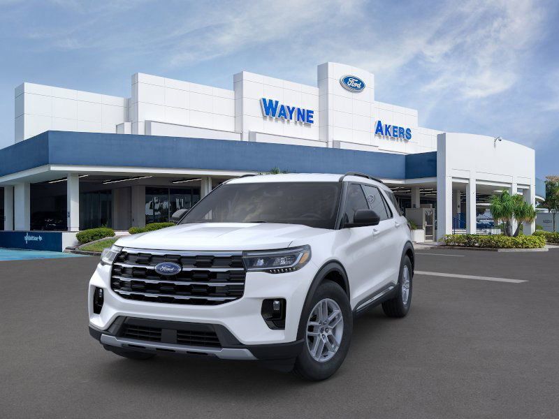2025 Ford Explorer photo 3