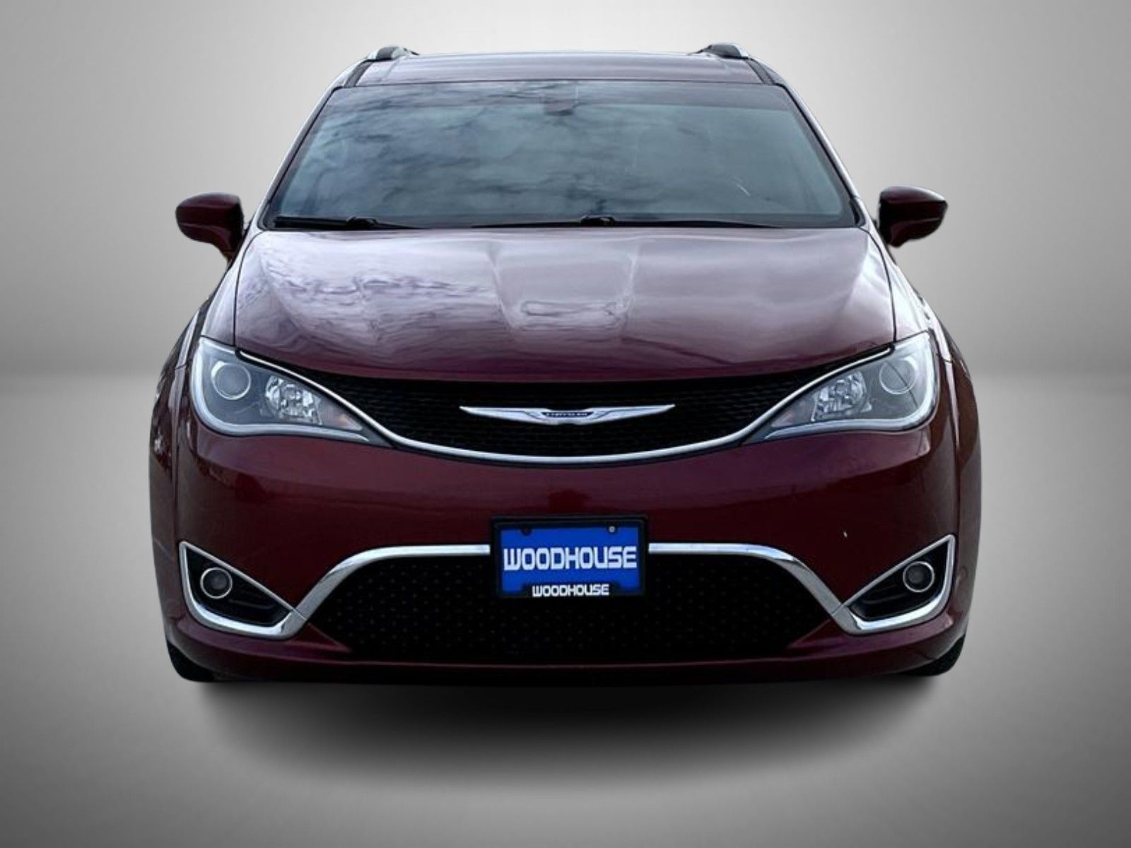 2018 Chrysler Pacifica Touring L photo 2