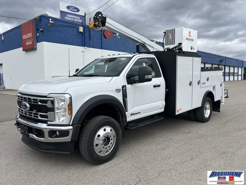 2025 Ford F-600 Super Duty Chassis Cab XLT's photo