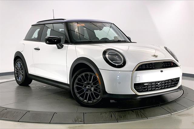 2025 MINI Hardtop 2 Door S's photo