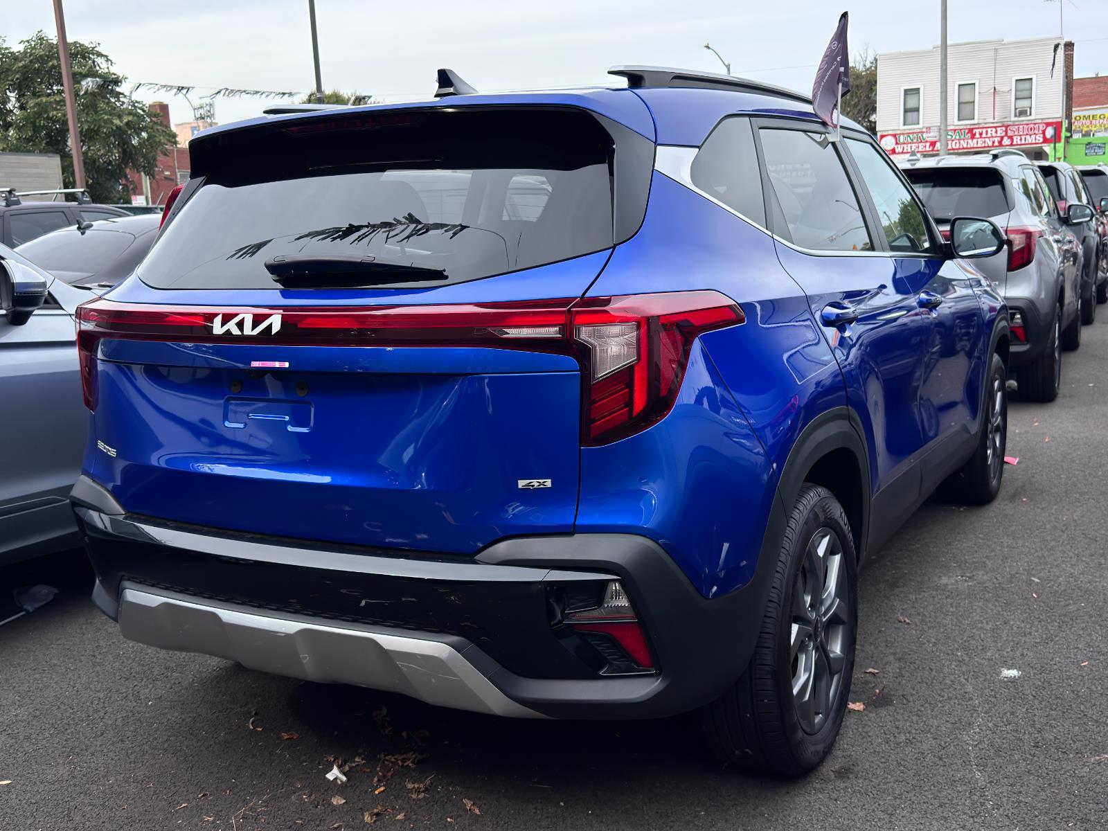 2024 Kia Seltos S photo 4