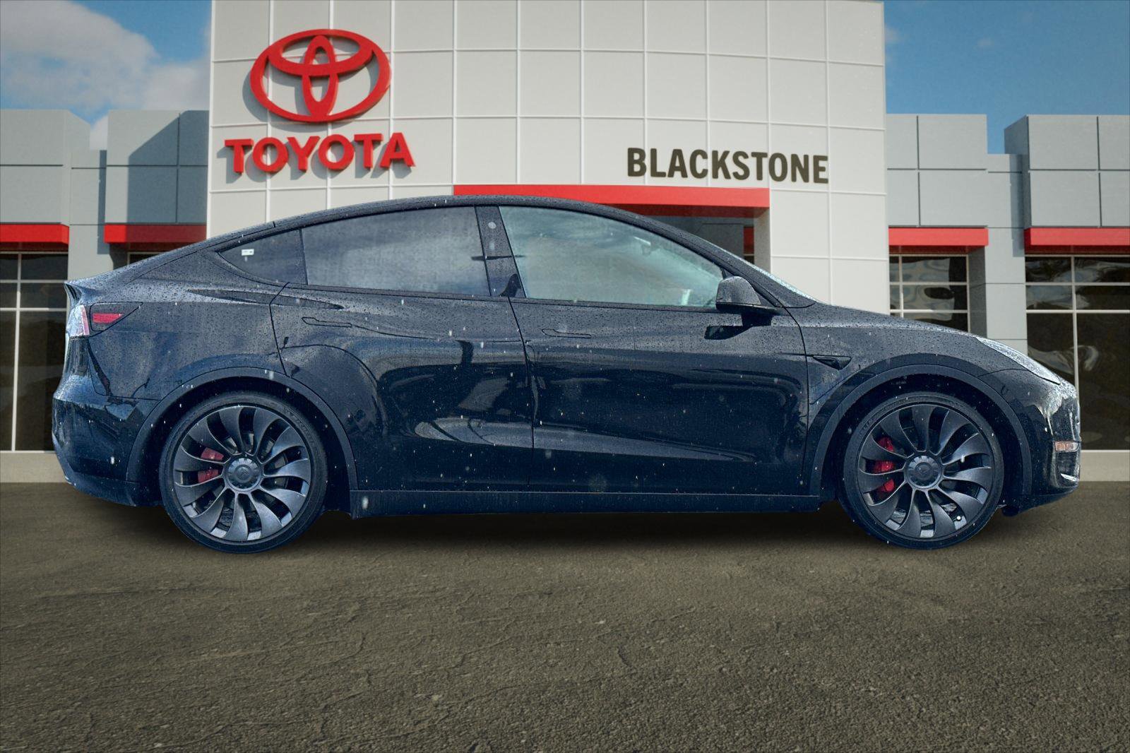 Used 2022 Tesla Model Y Performance with VIN 7SAYGDEF8NF573582 for sale in Kansas City