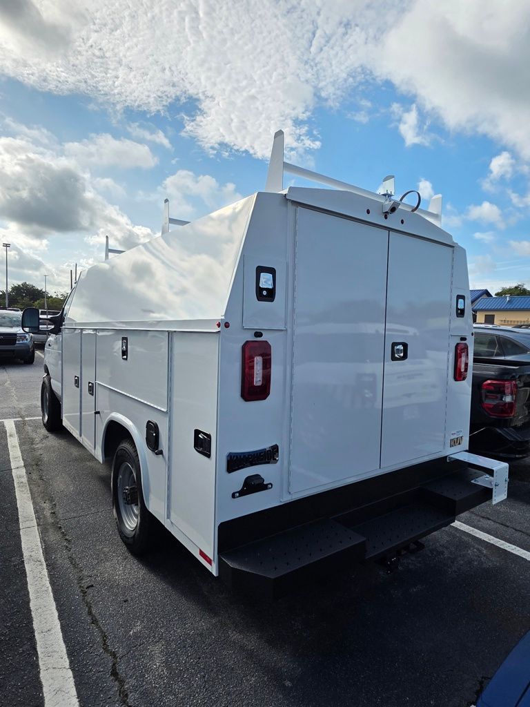 2026 Ford E-350 Base photo 2