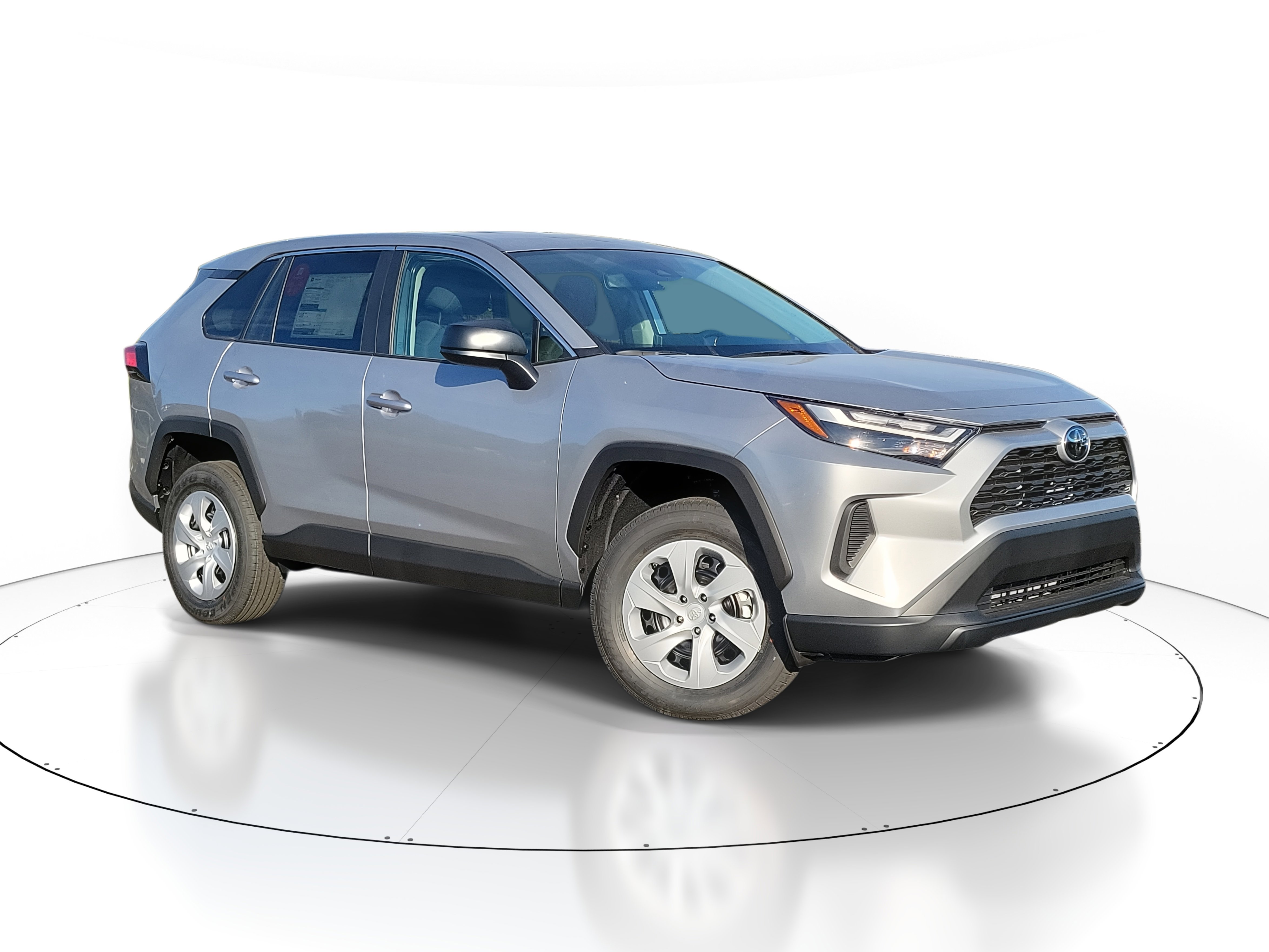 2025 Toyota RAV4 LE's photo
