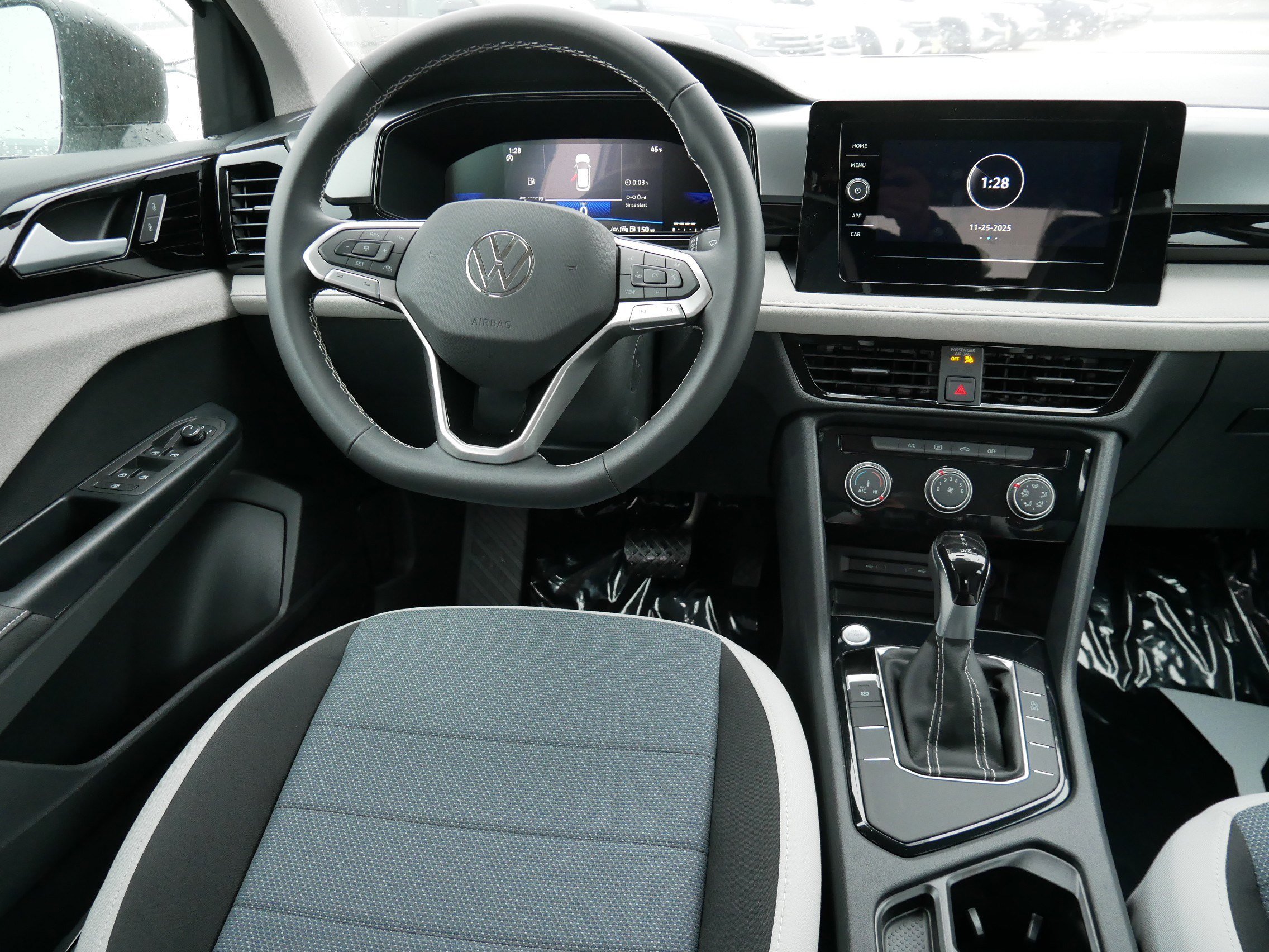 2025 Volkswagen Taos S photo 3