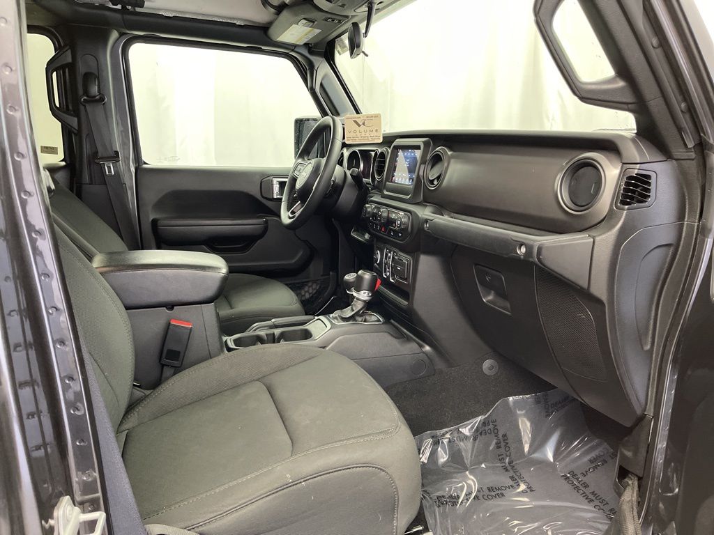 2023 Jeep Gladiator Sport photo 27