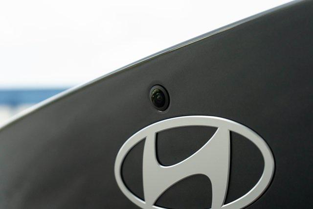 2025 Hyundai Elantra Limited photo 10