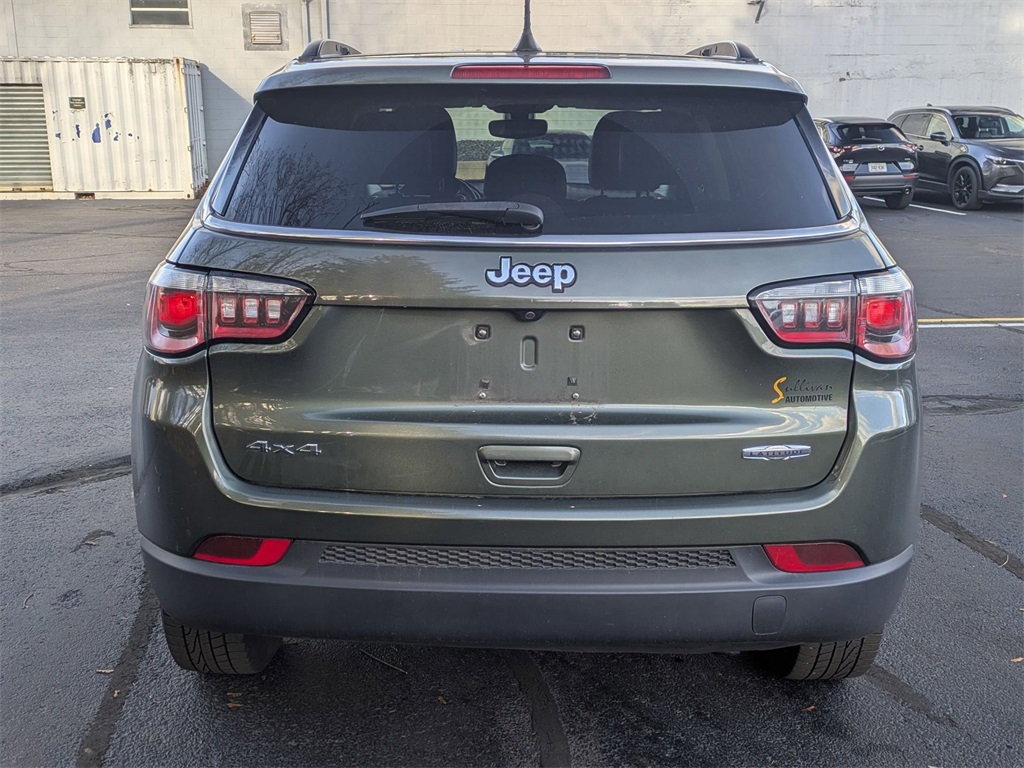 2019 Jeep Compass Latitude photo 2
