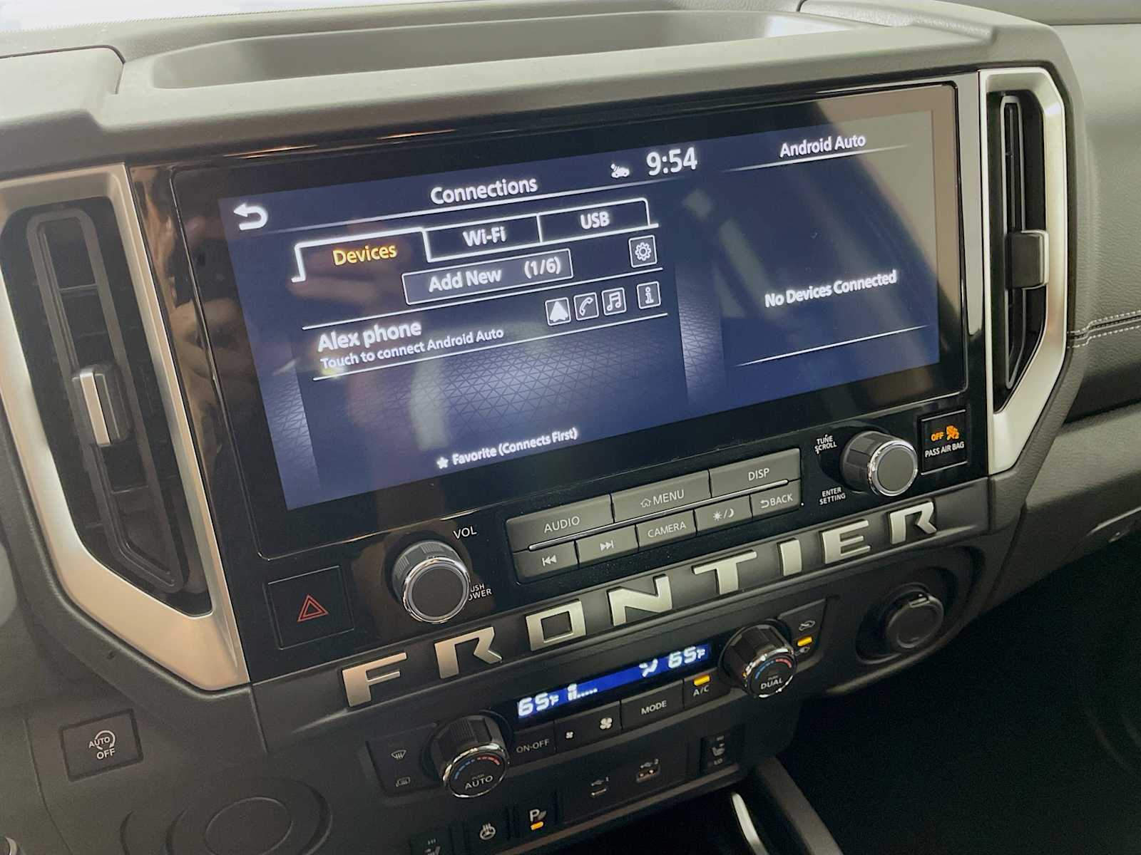 2025 Nissan Frontier SV photo 11